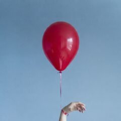 Desapego: o que a espiritualidade ensina sobre soltar o controle