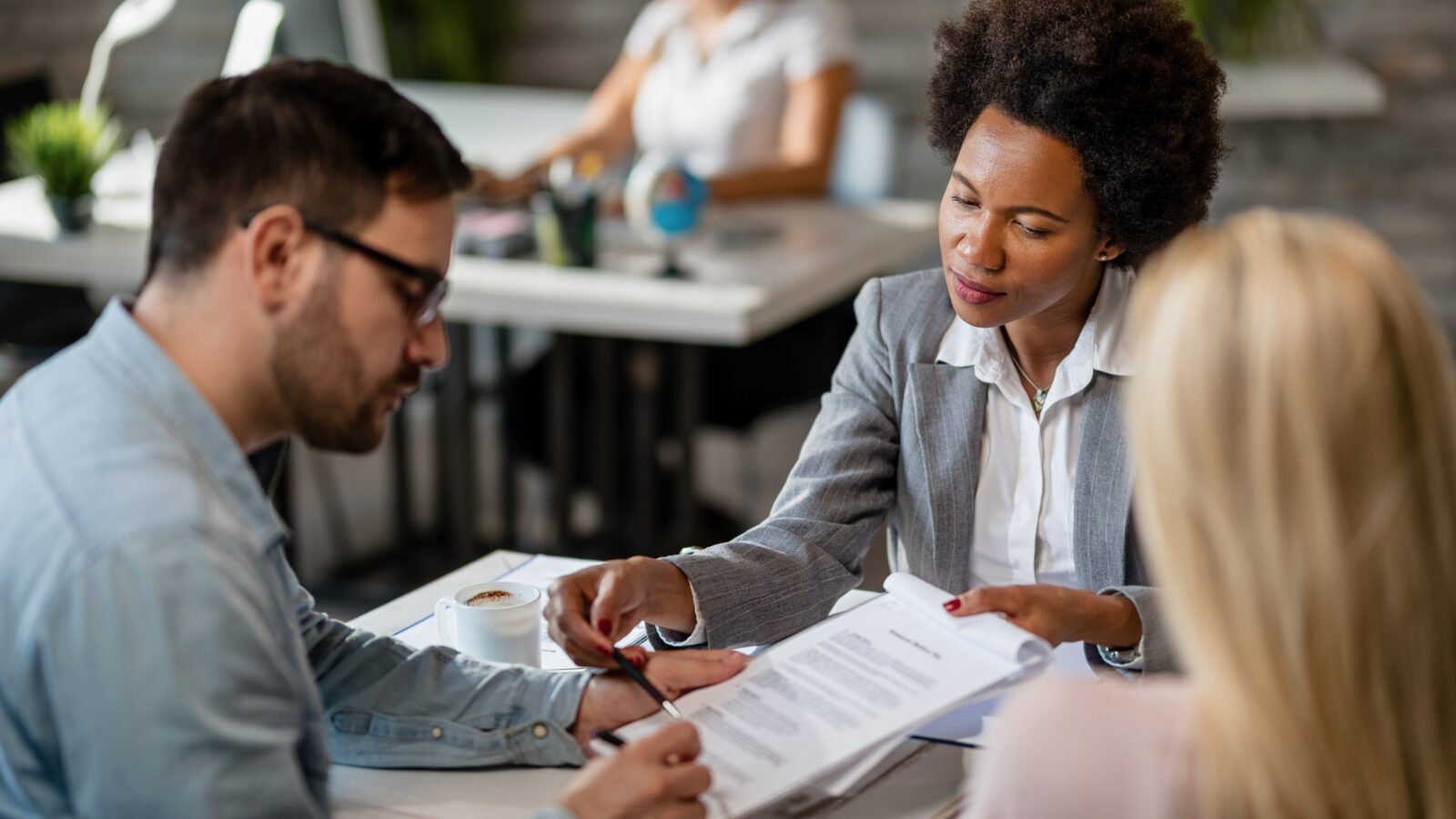 Como ler um contrato de financiamento antes de assinar